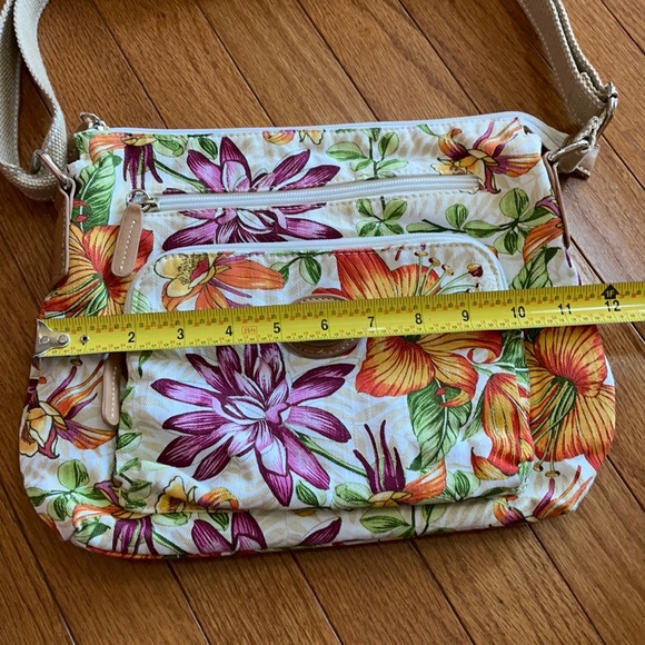 🔥Gorgeous Cross Body or Shoulder Mini Bag 🌸 - Picture 5 of 12